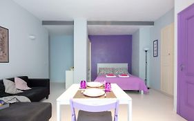 Glamorous House in Chiaia